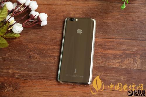 小辣椒V11參數(shù)配置-小辣椒V11性能測評(píng)