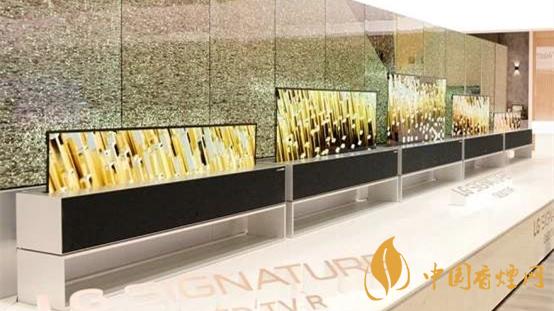 全球首款OLED卷轴屏手机 可以自由卷曲