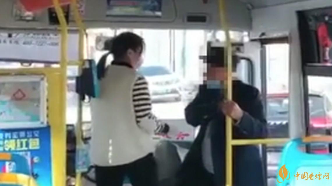 公交公司回應(yīng)司機趕老人下車 涉事司機已經(jīng)停職