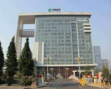 35億煙民1年為國(guó)家貢獻(xiàn)12億！專家：卷煙太便